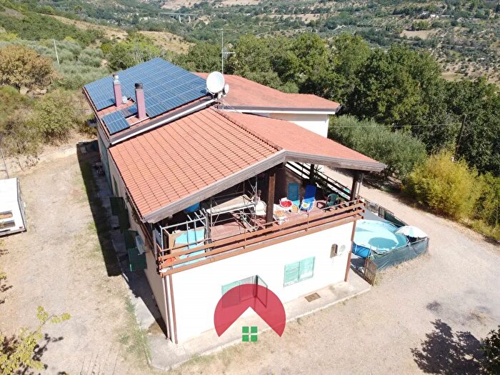 Casa con 6 locali in vendita in Cda Le Conche, Miglionico