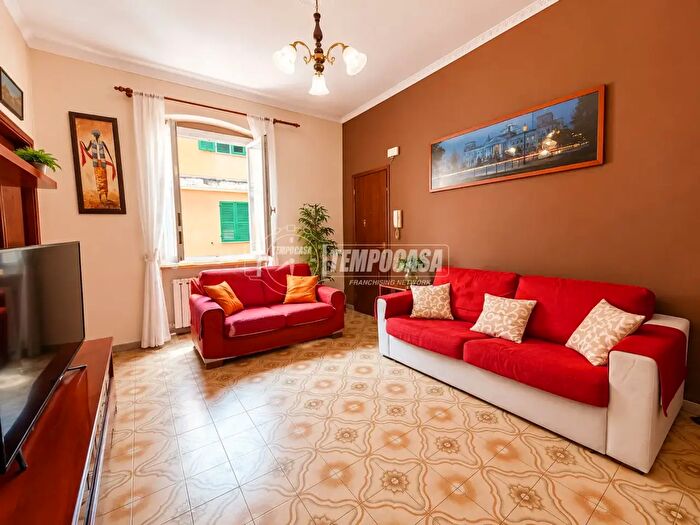 Appartamento quadrilocale in vendita in Via Giovanni Miani, Genova