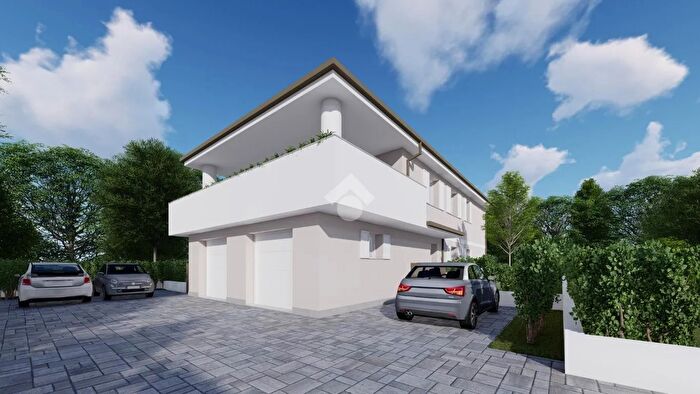 Appartamento quadrilocale in vendita in Via Giove, Carpi