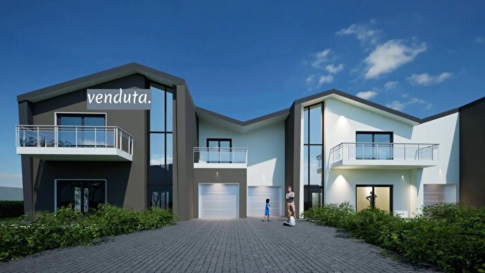 Casa con 5 locali in vendita in Via Generale dalla Chiesa, San Maurizio Canavese