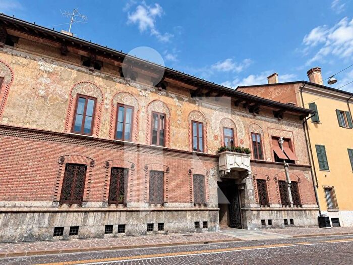 Appartamento con 5 locali in affitto in Centro, Mantova