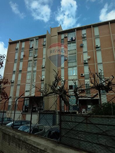 Appartamento con 7 locali in vendita in Via Verro Bernardino, Palermo