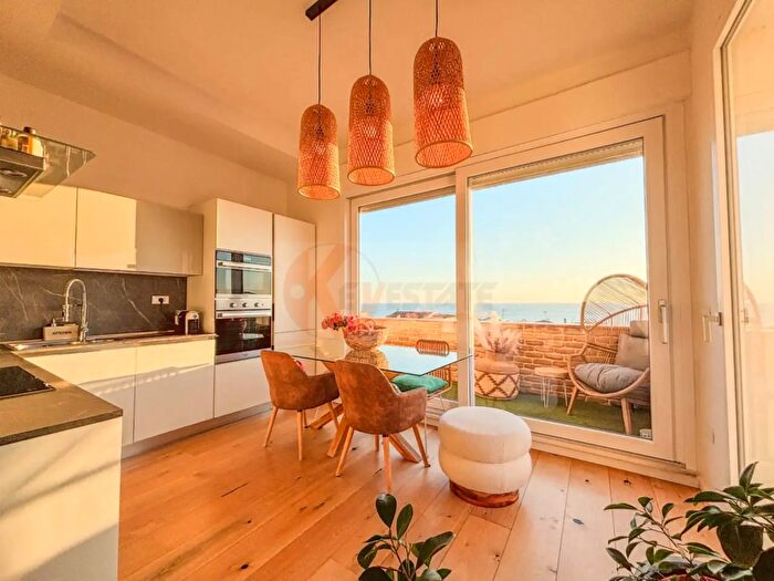 Appartamento con 5 locali in vendita in Via Foscolo, Alghero