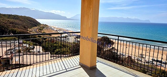 Appartamento con 6 locali in vendita in Contrada Passetto Balestrate, Balestrate