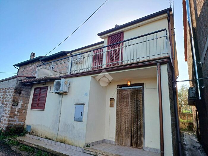 Casa trilocale in vendita in Via Monte Morgi, Calcata