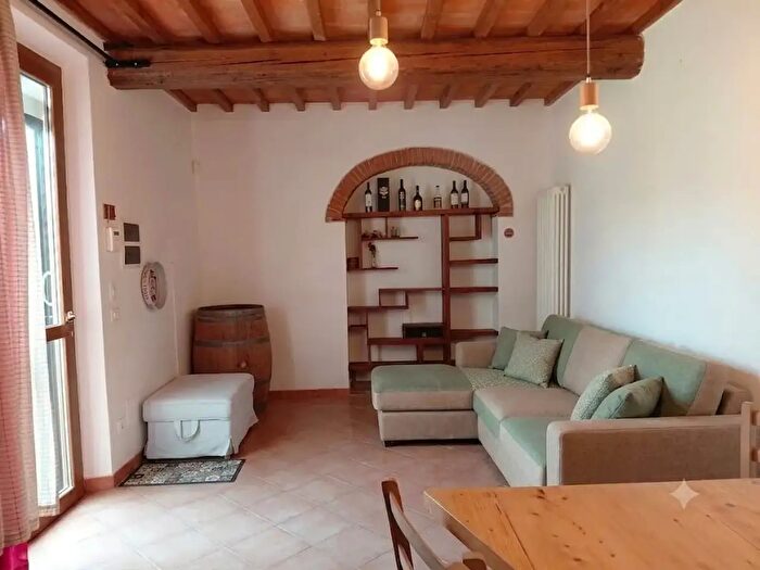 Casa bilocale in vendita in Cascina