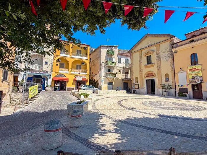 Appartamento bilocale in vendita in Via Capo Croce, Formia