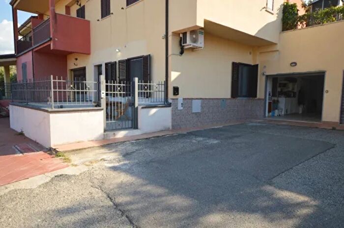 Casa trilocale in vendita in Calopezzati Via Nicholas Green, Crosia