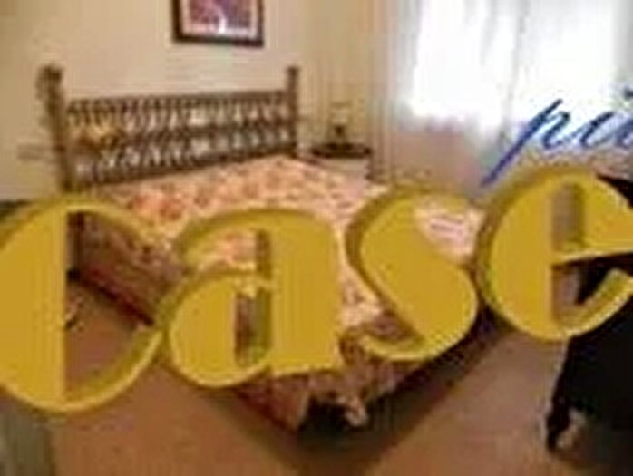 Appartamento con 5 locali in vendita in Camaiore