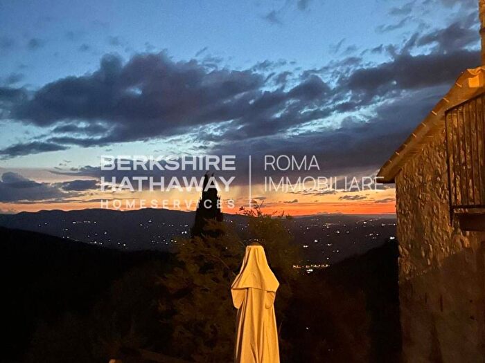 Casa con 6 locali in affitto in Località Il Colle, Trevi