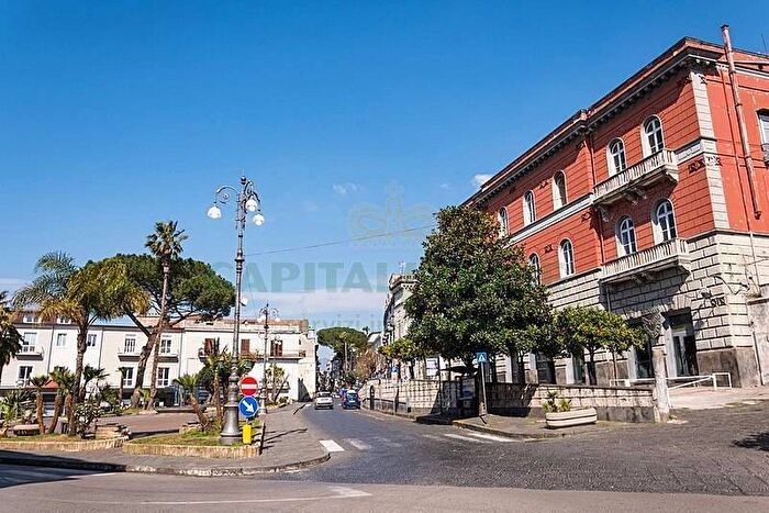 Casa con 6 locali in affitto in Centro, Palma Campania
