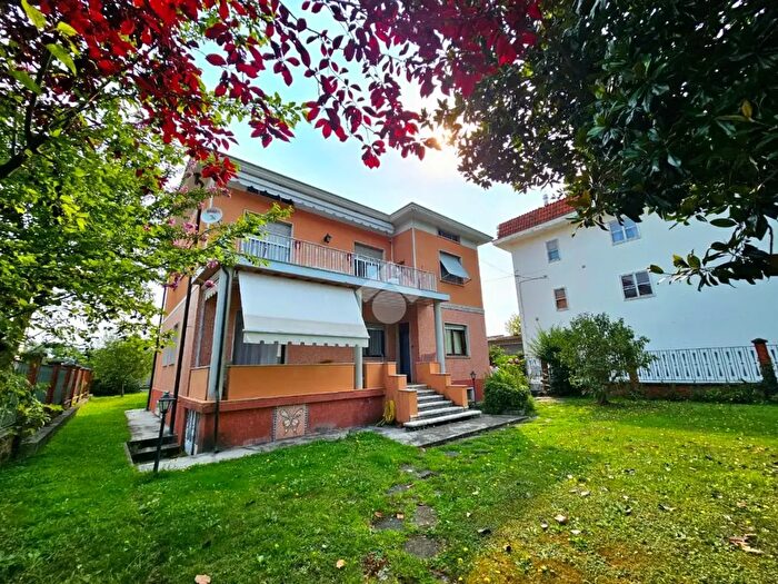 Casa con 8 locali in vendita in Via San Firmino, Cafasse