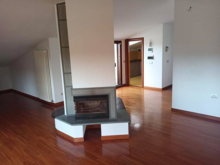 Casa con 5 locali in affitto in Strada San Vetturino, Montebello, Perugia