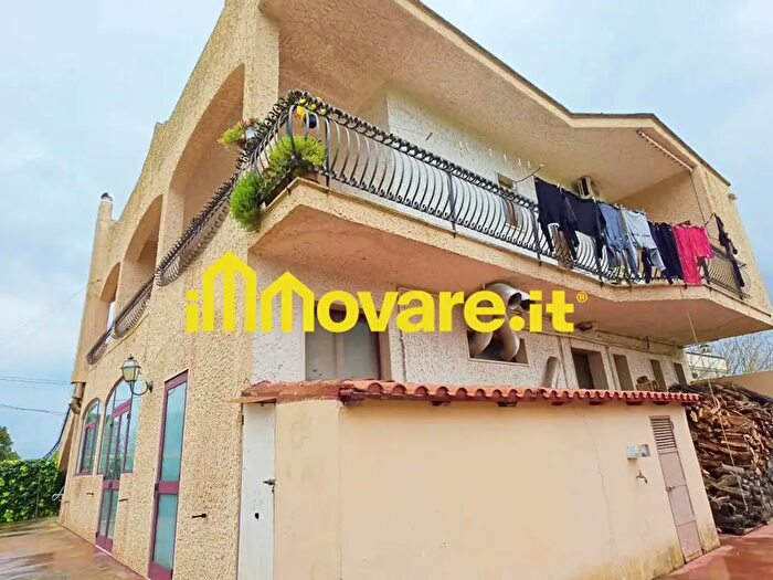 Casa con 5 locali in vendita in Via Foresta, Aradeo