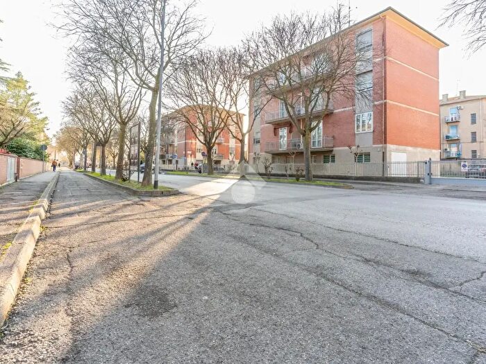 Appartamento trilocale in vendita in Via Carlo Grillenzoni, Ferrara