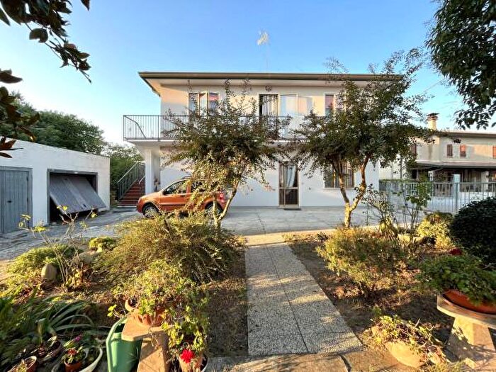 Casa con 6 locali in vendita in Via Roma, Porto Viro