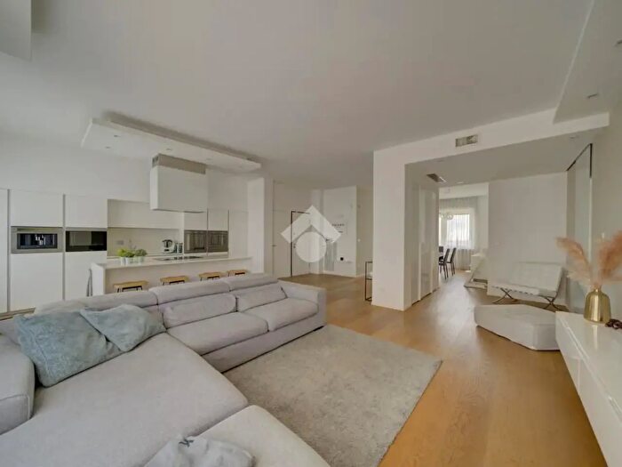 Appartamento con 5 locali in vendita in Via Italo Calvino, Orbassano