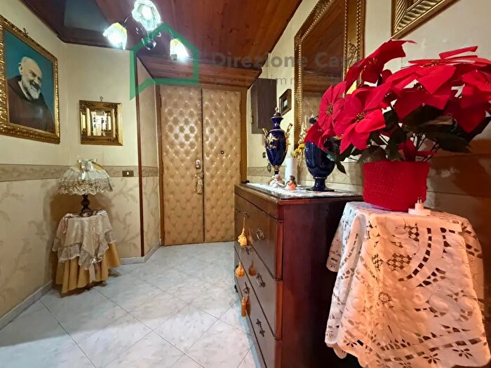 Appartamento bilocale in vendita in Via Genova, Napoli