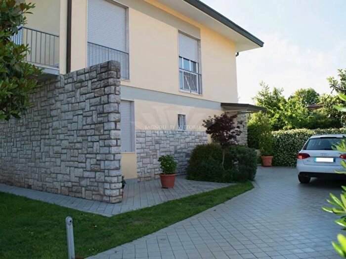 Appartamento con 6 locali in affitto in Quartiere Focette, Pietrasanta