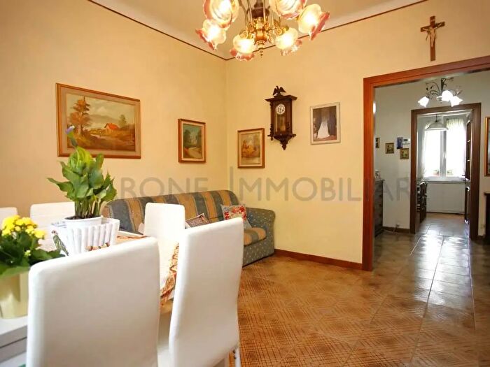 Appartamento quadrilocale in vendita in Via Bibolotti, Massa