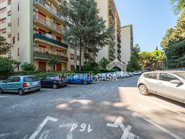 Appartamento quadrilocale in vendita in Via Romualdo Salernitano, Palermo