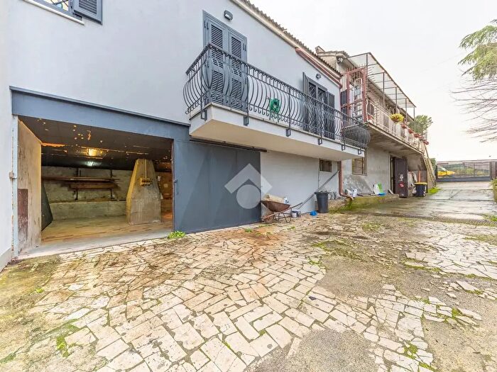 Appartamento in affitto in Via di Rocca Cencia, Roma