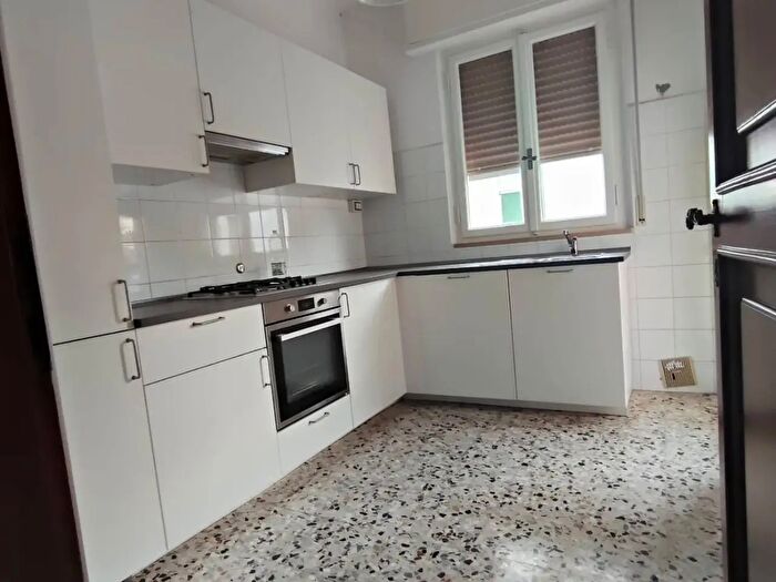 Casa con 6 locali in affitto in Via Torino, Pisa