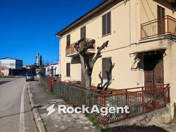 Casa con 5 locali in vendita in Contrada Pianapuccia, Scafa