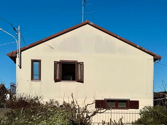 Casa con 6 locali in vendita in Via Meardi, Cornale e Bastida