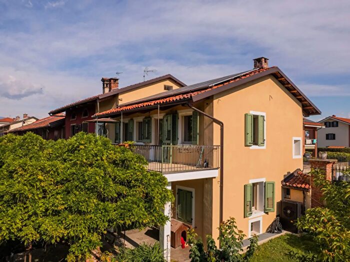 Casa con 6 locali in vendita in Buriasco