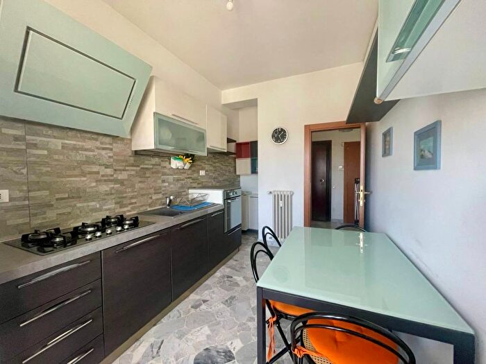 Appartamento bilocale in affitto in Viale Legioni Romane, Bande Nere, Milano