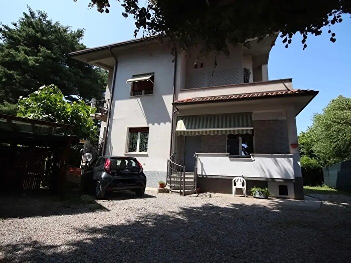 Appartamento trilocale in vendita in Via Giacomo Matteotti, Macherio