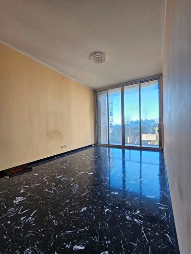 Appartamento trilocale in vendita in Via Antonio SantElia, Genova