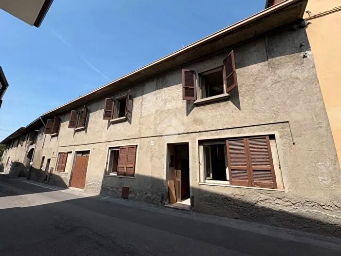 Case in Vendita e in Affitto - 2