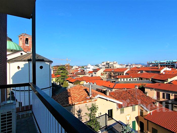 Appartamento con 5 locali in affitto in Largo Guido Camussi, Centro, Gallarate