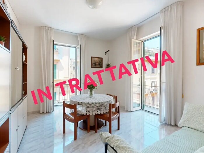Appartamento trilocale in vendita in Via Giuseppe Antonio Pasquale, Napoli
