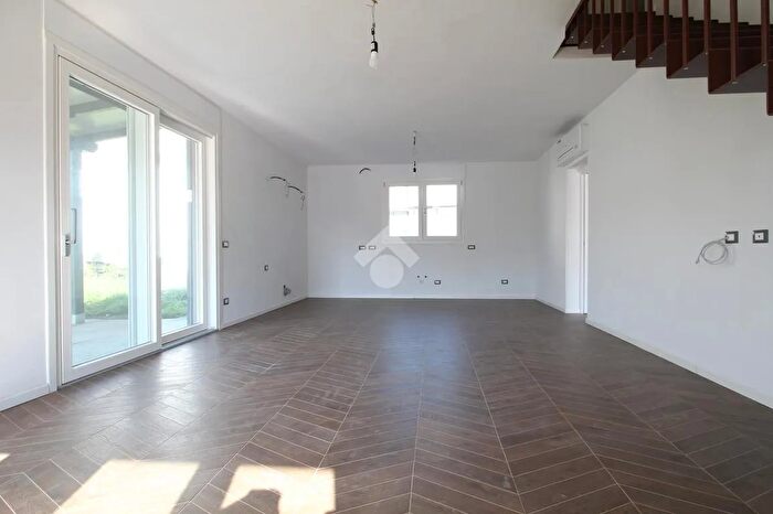 Casa quadrilocale in vendita in Suzzara