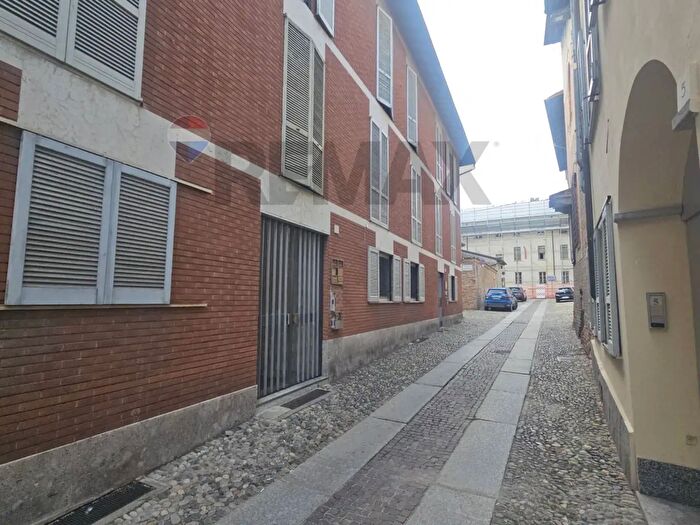 Appartamento bilocale in vendita in Via Regina Adelaide, Pavia