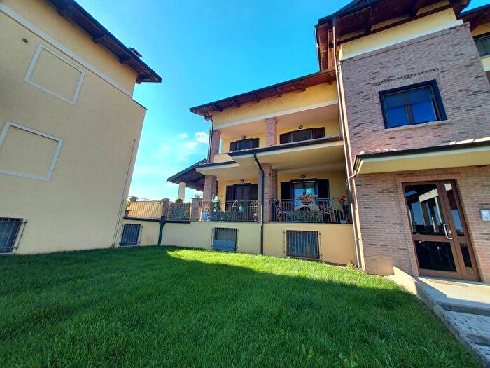 Appartamento quadrilocale in affitto in Via Europa, Casalgrasso
