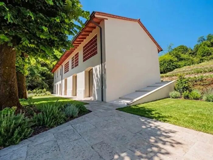 Casa con 6 locali in vendita in Via da Montebello a Camaiore, Camaiore