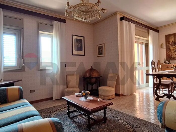 Appartamento con 7 locali in vendita in Via Salvatore Quasimodo, Noto