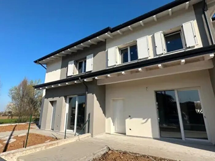 Casa quadrilocale in vendita in Via Sandro Pertini, Scandiano