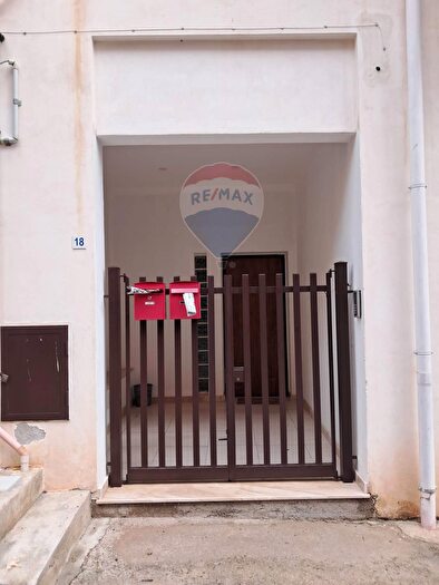 Appartamento con 6 locali in vendita in Via Enrico Berlinguer, Casteldaccia