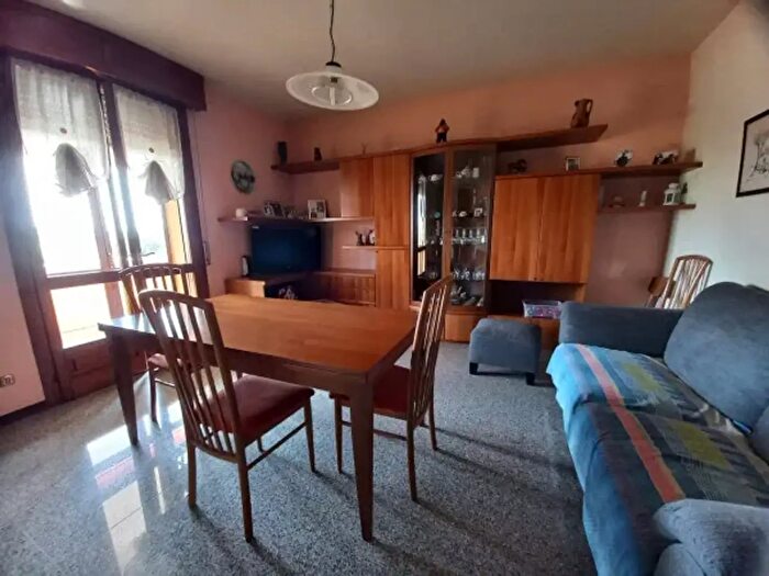 Casa con 6 locali in vendita in Boretto