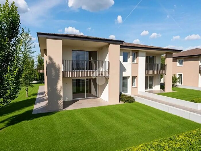 Appartamento con 5 locali in vendita in Via delle Coste, Lazise