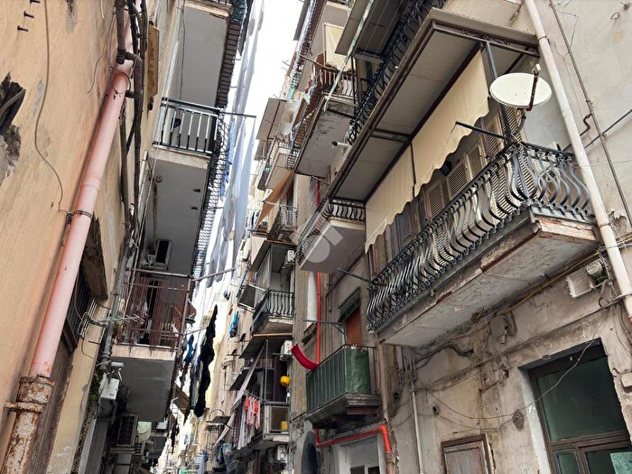 Appartamento trilocale in vendita in Vico Salaiolo allOrte del Conte, Napoli
