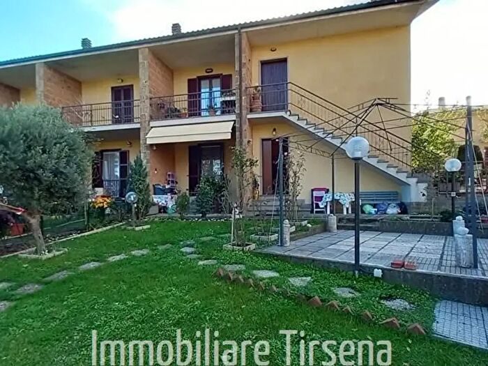 Appartamento con 5 locali in affitto in Porano