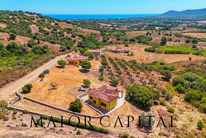 Casa con 8 locali in vendita in Via degli Ulivi, Siniscola