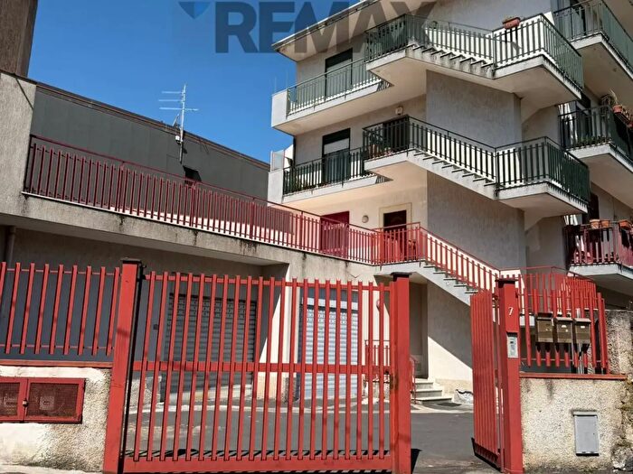 Appartamento trilocale in vendita in Via Santa Sfera, San Pietro Clarenza