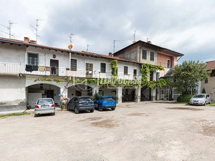 Appartamento trilocale in vendita in Via Monte Rosa, Giussano